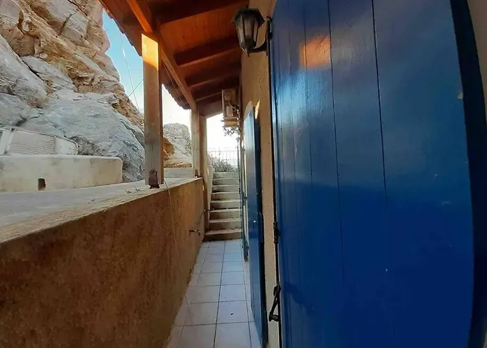 Evdilos\' Balcony